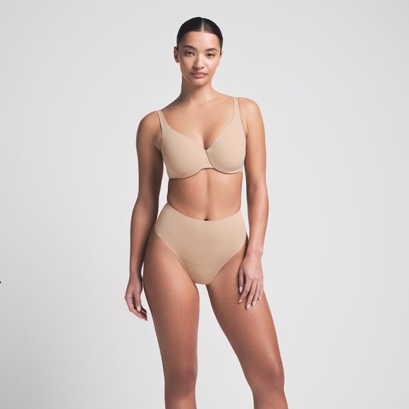 SKIMS SMOOTHING INTIMATES UNLINED MINIMIZER BRA NWT - Picture 1 of 4